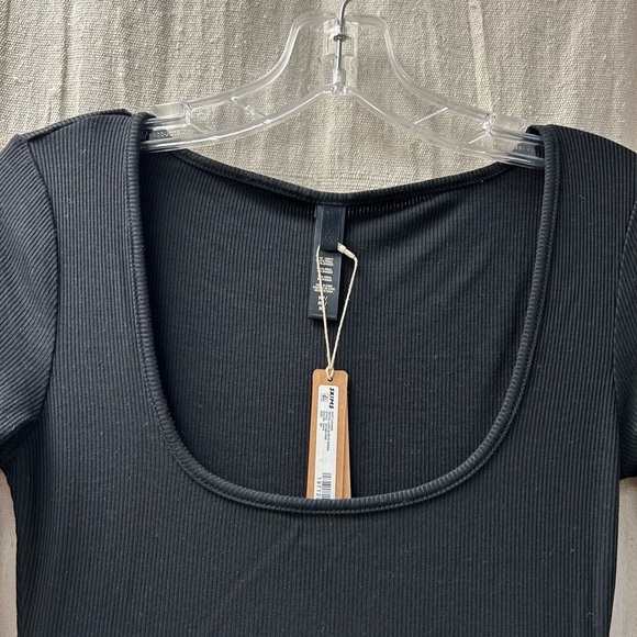 Skims/ NWT/PETITE LONG SLEEVE DRESS/ Soft Lounge Long Sleeve Dress / black M/P - Picture 4 of 9